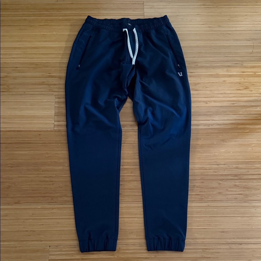 Vuori Transit Jogger in Navy, Small